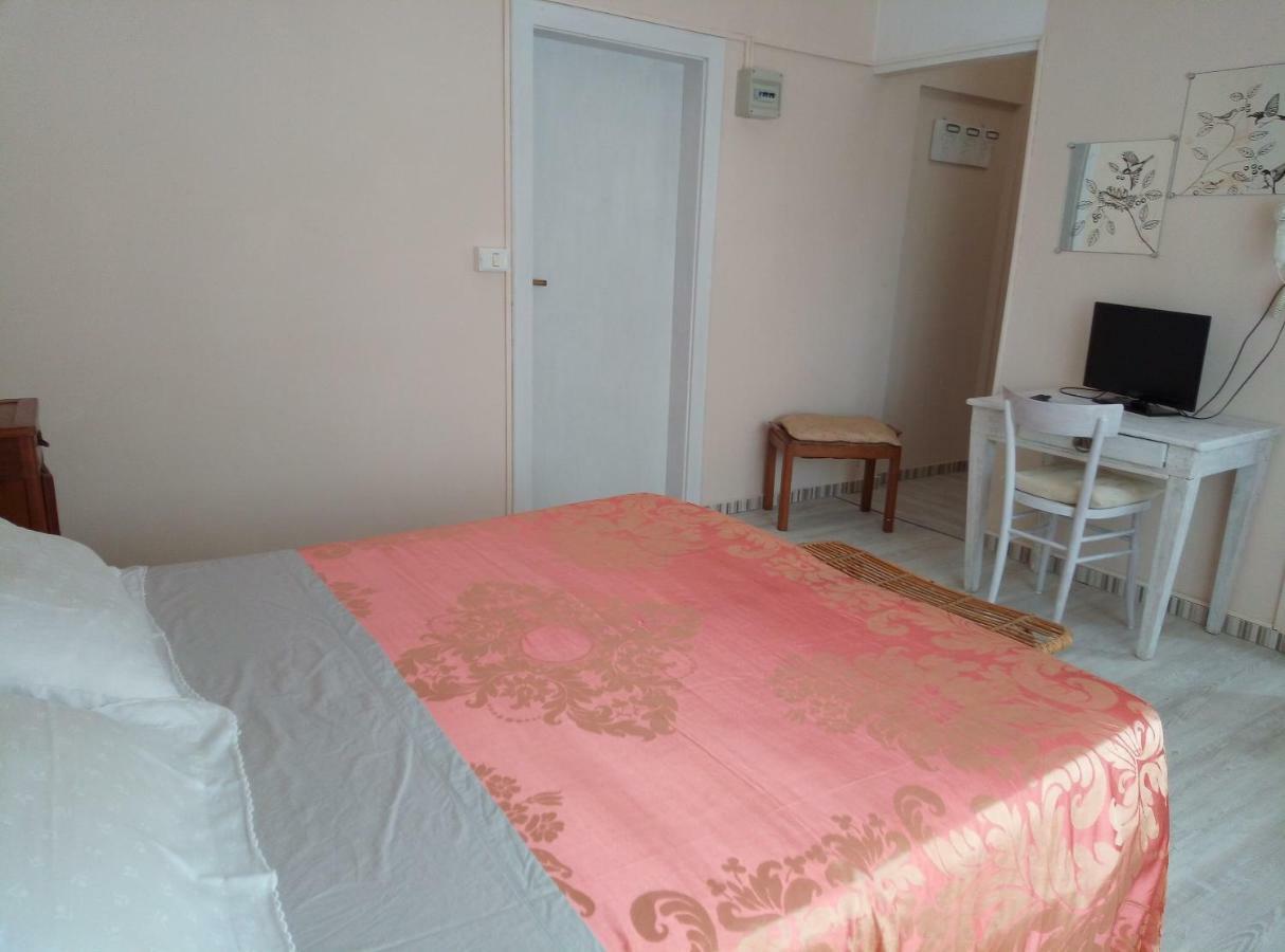 La Villa Bellaria-Igea Marina Bagian luar foto