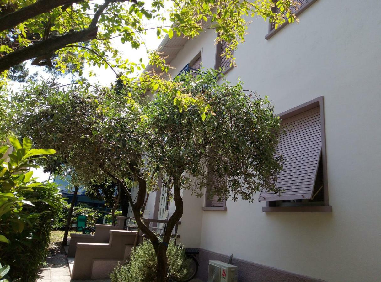 La Villa Bellaria-Igea Marina Bagian luar foto