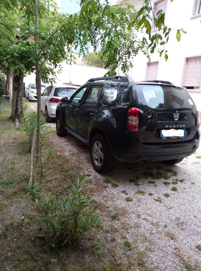 La Villa Bellaria-Igea Marina Bagian luar foto